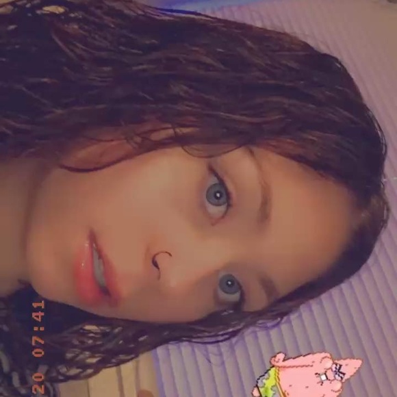 Meet your Posher, Laila - Picture 1 of 1